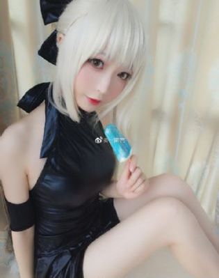 美女裸光视频_超清全集免费播放